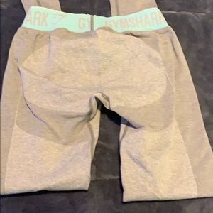 Gymshark Pants - Gym shark leggings Gymshark Pants - Gym shark leggings